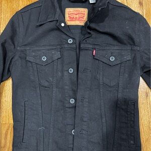 Levi's Black Lightweight Men's Denim Jacket with Chest Pockets